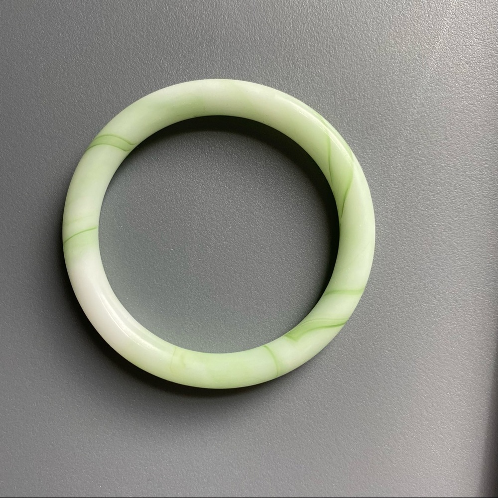 jade bracelet round